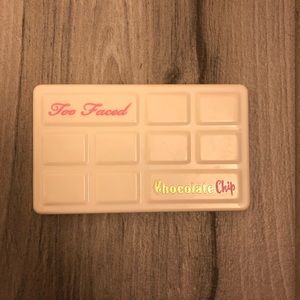 Too Faced travel size eyeshadow palette